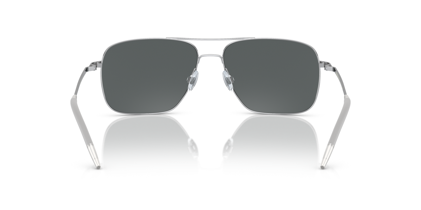 Oliver Peoples Clifton avec une monture Argent et des verres Gris - Image Plaquettes de nez