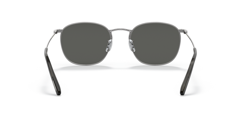 Oliver Peoples Goldsen Sun avec une monture Argent et des verres Gris - image 5