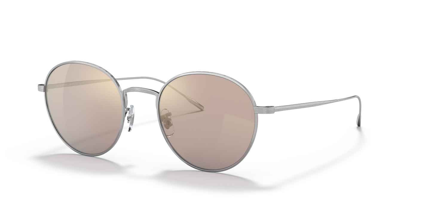 Sie Oliver Peoples Altair mit Silber Gestell und Braun Gläsern - Bild Augenrand