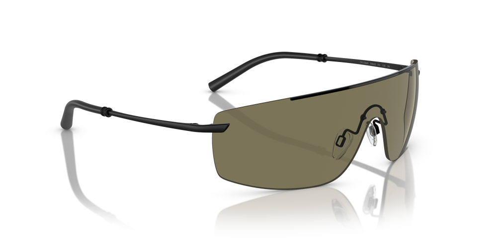 Oliver Peoples R-5 avec une monture Noir/Noir mat et des verres Vert - L'image 3