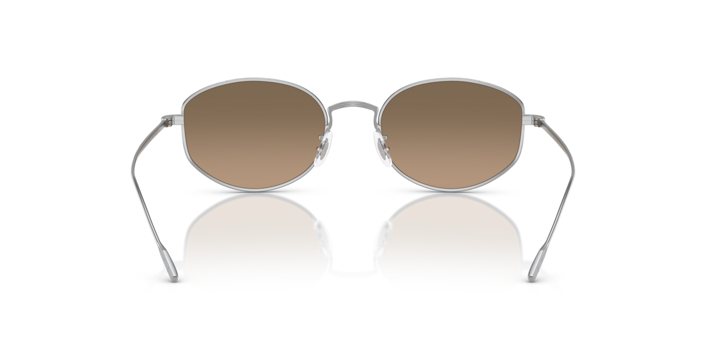 Sie Oliver Peoples Estra mit Silber Gestell und Braun Gläsern - Bild Stegplättchen