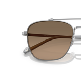 Oliver Peoples Avison avec une monture Argent et des verres Brun - Variant