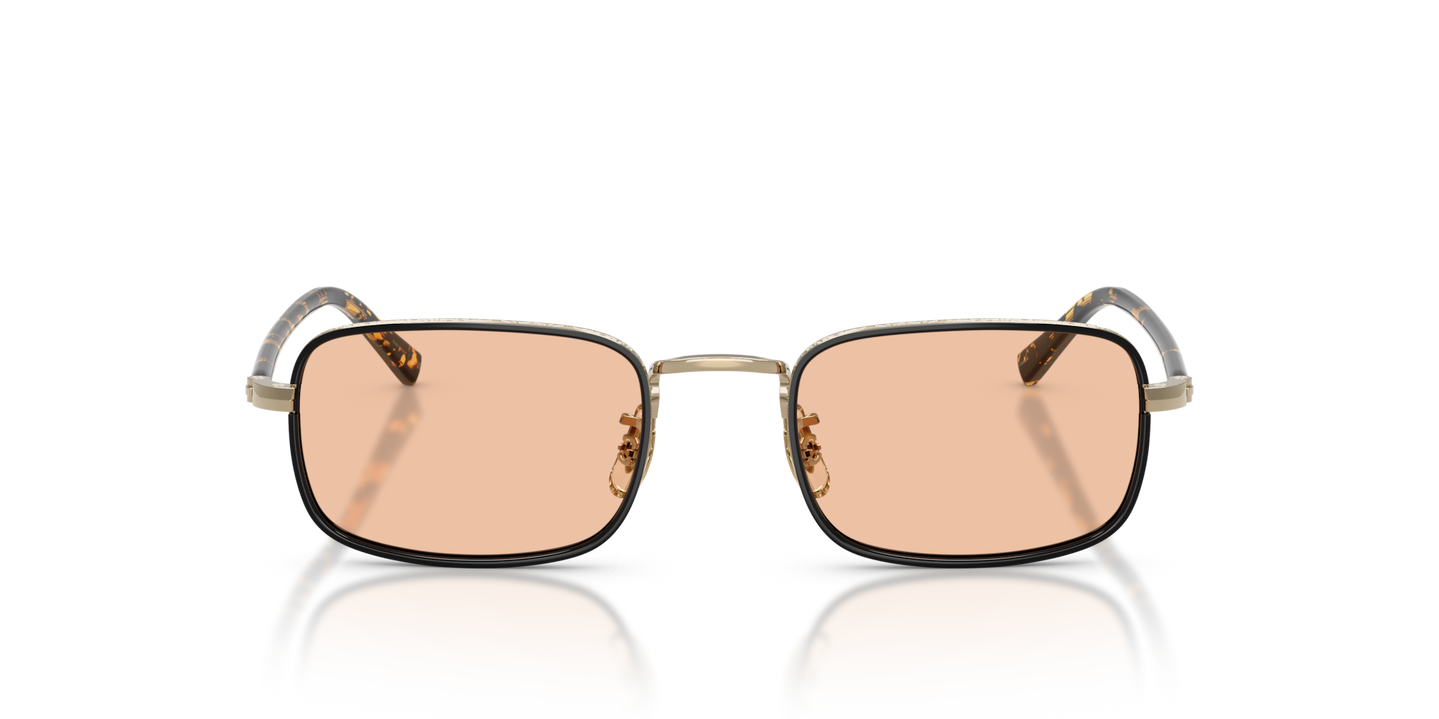 Oliver Peoples Brymer の ゴールド/ブラック フレーム - 画像 素材