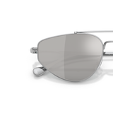 Oliver Peoples Edition 5 avec une monture Argent et des verres Gris - Variant