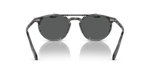 Oliver Peoples Riley-R Flip-Up Clip avec une monture Gris vieilli et des verres Gris - L'image 7