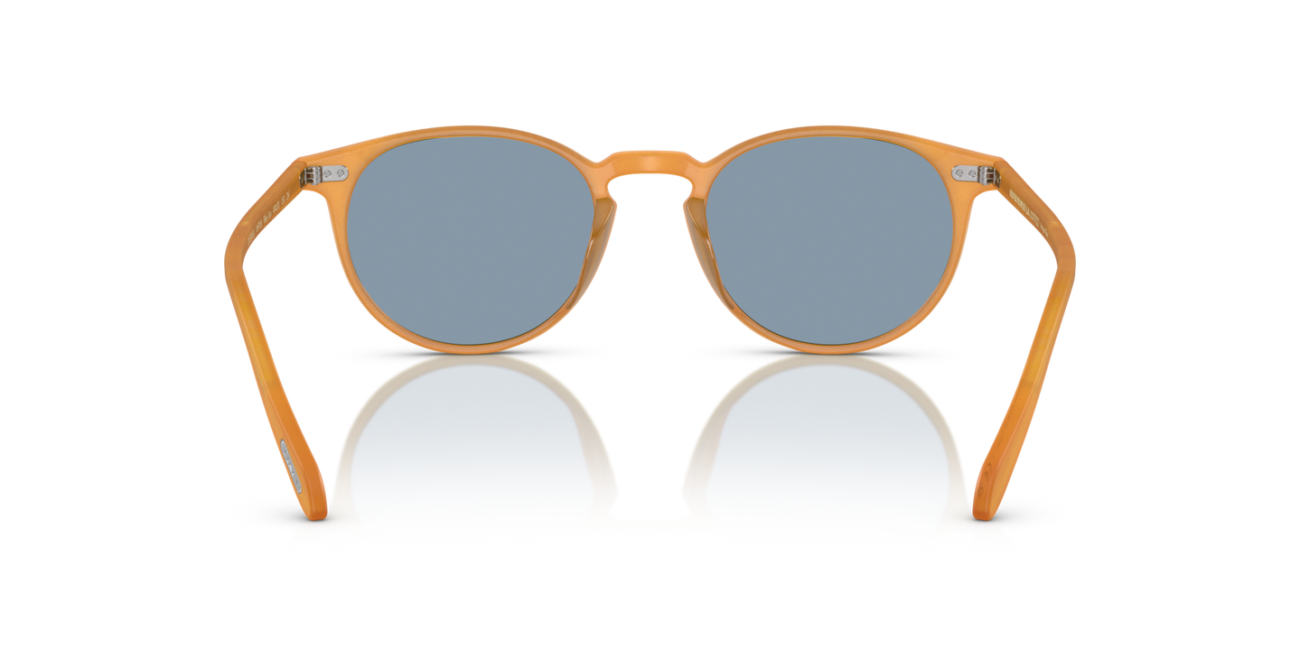 Oliver Peoples Riley Sun con montura Ámbar semimate y tortuga y lentes Azul - Imagen Plaquetas nasales