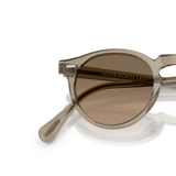 Sie Oliver Peoples Gregory Peck Sun mit Sencha Gestell und Braun Gläsern - Variant