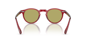 Oliver Peoples Gregory Peck Sun Limited Edition avec une monture Rouille translucide et des verres Vert - image 5