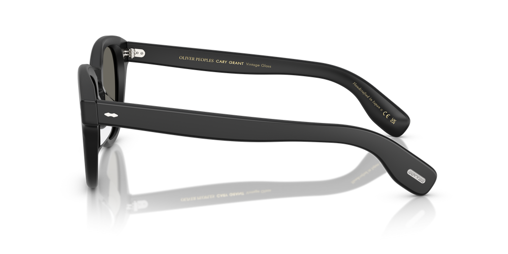 Oliver Peoples Cary Grant Sun avec une monture Noir semi-mat et des verres Gris - L'image 4