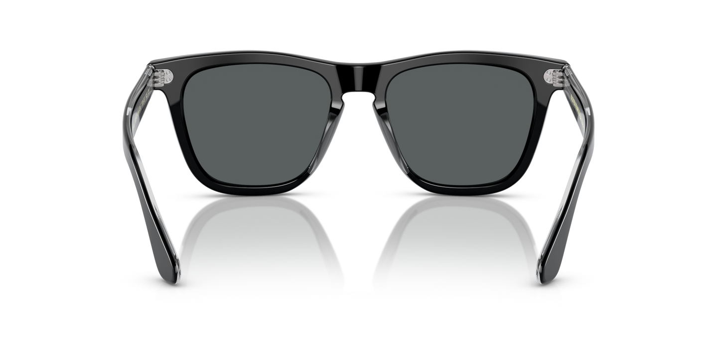 Sie Oliver Peoples Lynes Sun mit Schwarz Gestell und Grau Gläsern - Bild Stegplättchen