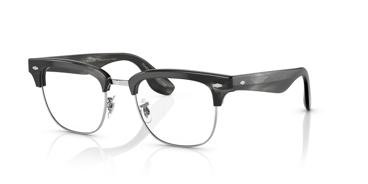 Sie Oliver Peoples Capannelle mit Charcoal Tortoise/Brushed Silver Gestell und Klar Gläsern - Bild Plättchen