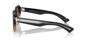 Oliver Peoples Cassavet avec une monture Kona dégradé et des verres Rouge - L'image 4