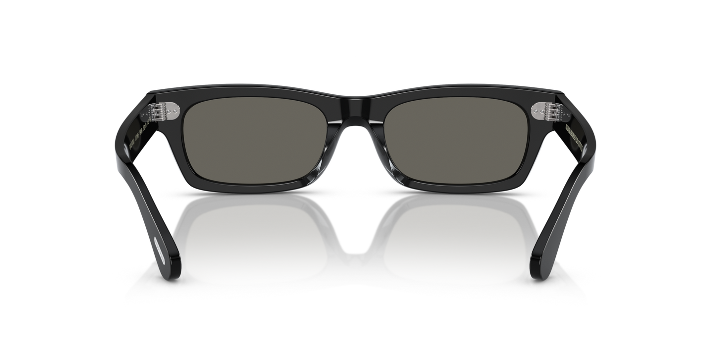 Oliver Peoples Davri with Black frame and Grey lenses - Image Nosepads