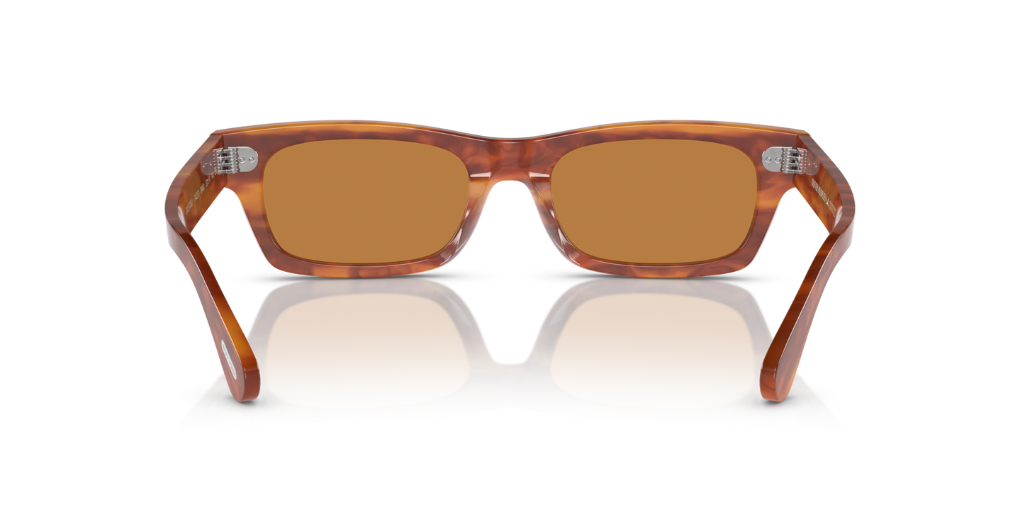 Sie Oliver Peoples Davri mit Sugi Tortoise Gestell und Braun Gläsern - Bild Stegplättchen