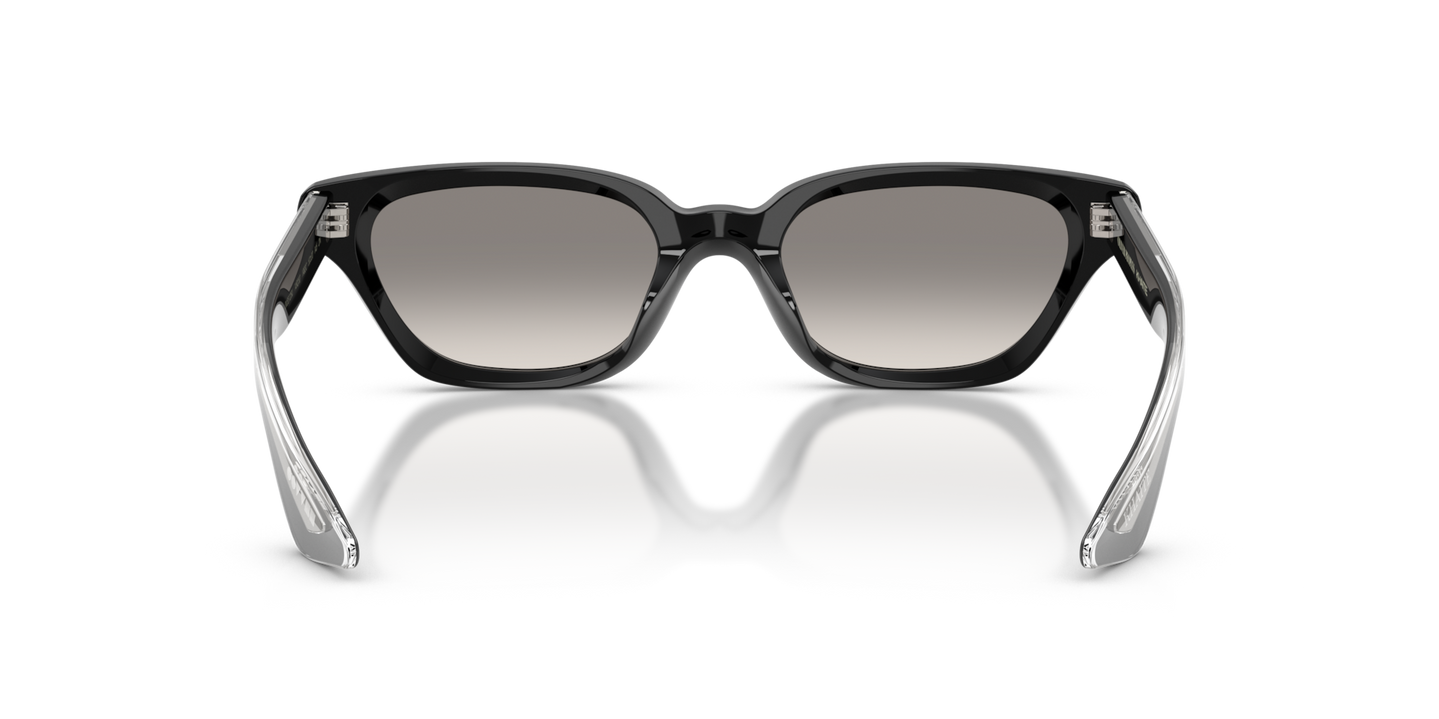 Sie Oliver Peoples 1983C mit Schwarz Gestell und Grau Gläsern - Bild Stegplättchen