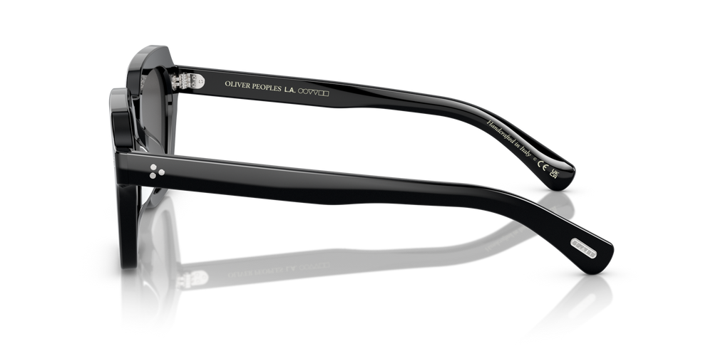 Oliver Peoples Kienna avec une monture Noir et des verres Gris - image 4