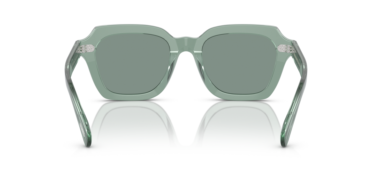 Oliver Peoples Kienna with Ivy frame and Gold lenses - Image Nosepads