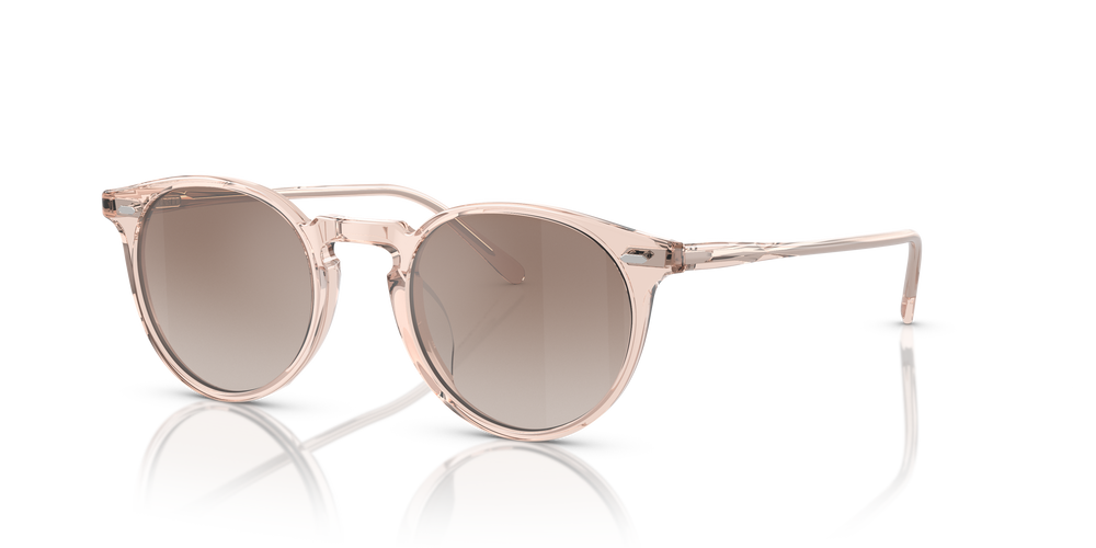 Oliver Peoples N.02 Sun の ブラック フレームと Carbon Grey レンズ Oliver Peoples N.02 Sun の ブラック フレームと Carbon Grey レンズ