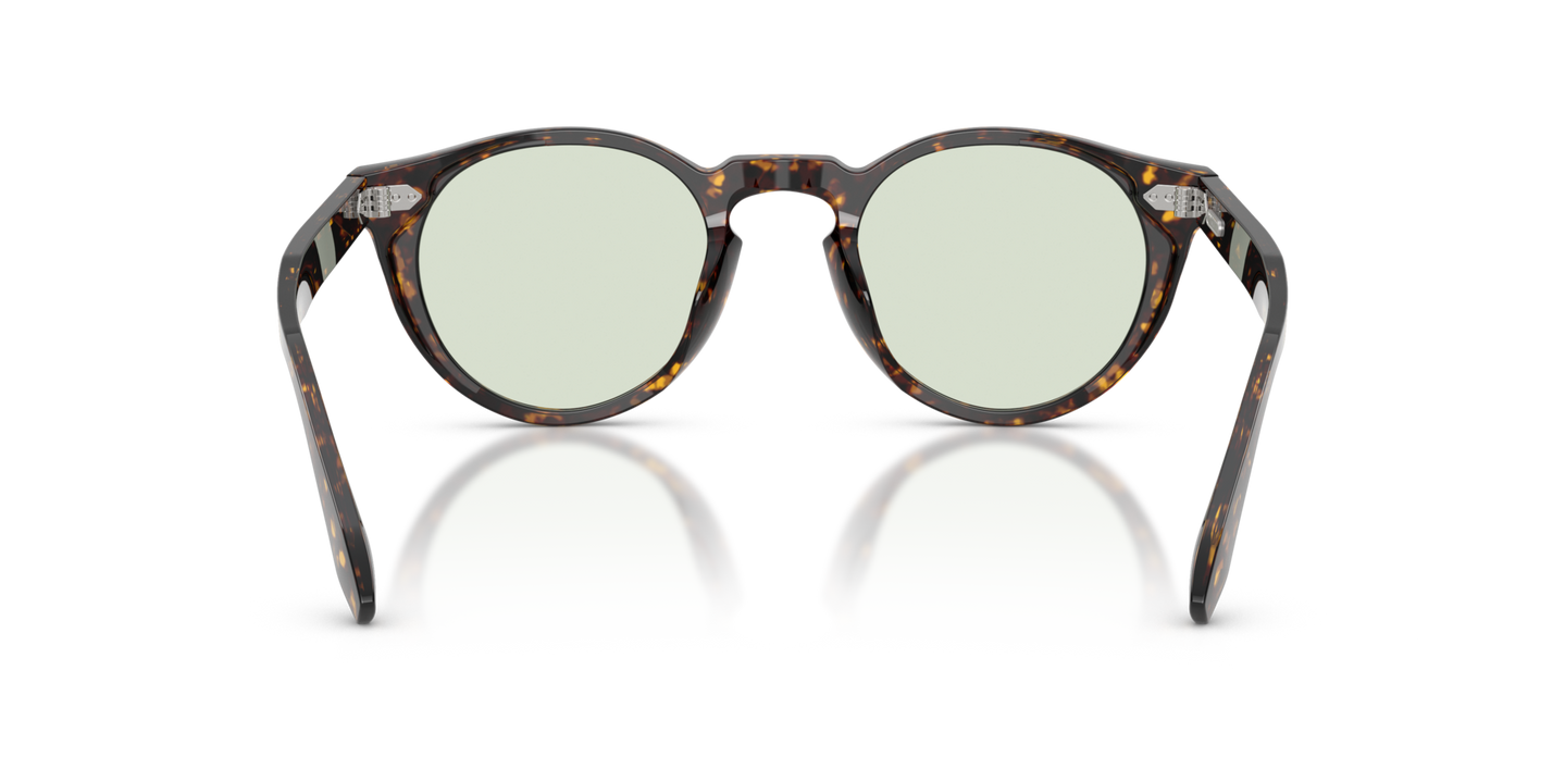 Sie Oliver Peoples N.07 Sun mit Atago Tortoise Gestell und Transparent Gläsern - Bild Stegplättchen
