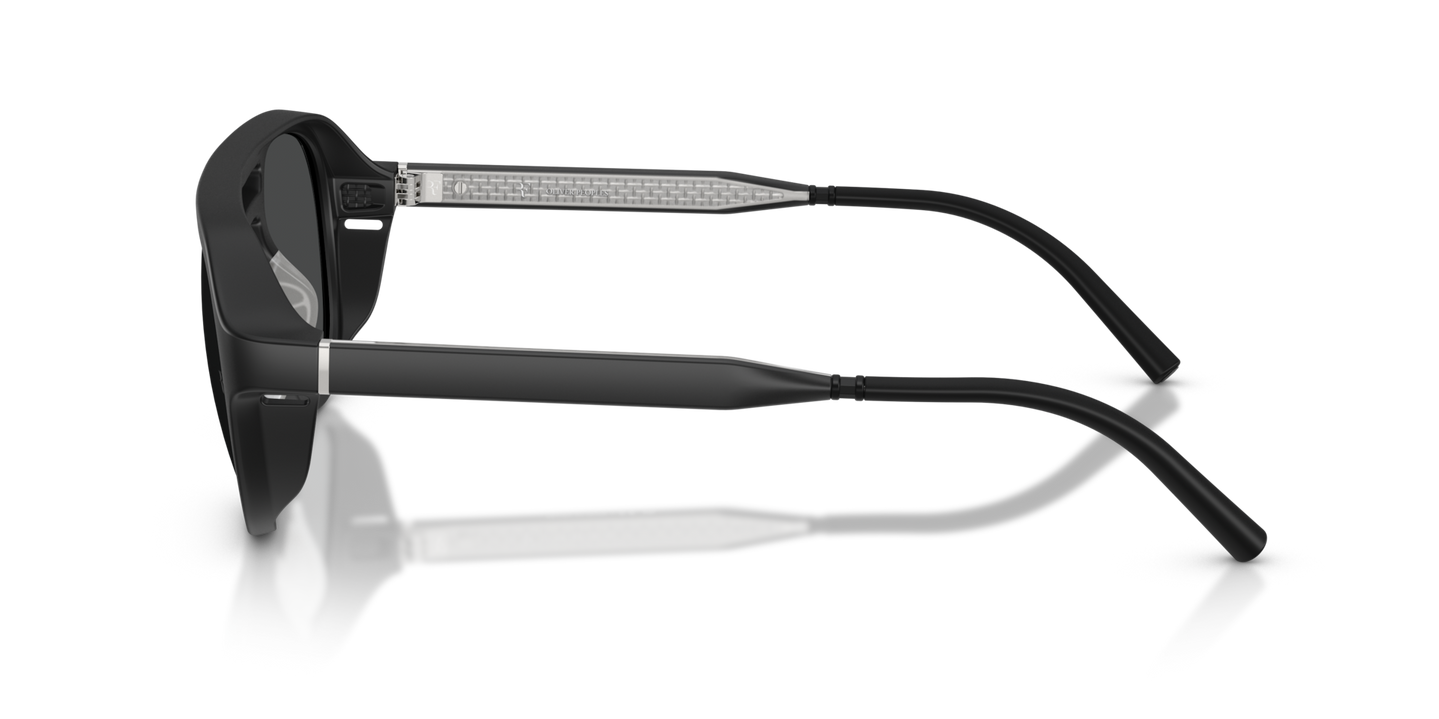 Oliver Peoples R-13 avec une monture Semi-Matte Black et des verres Gris - Image Branches en acétate