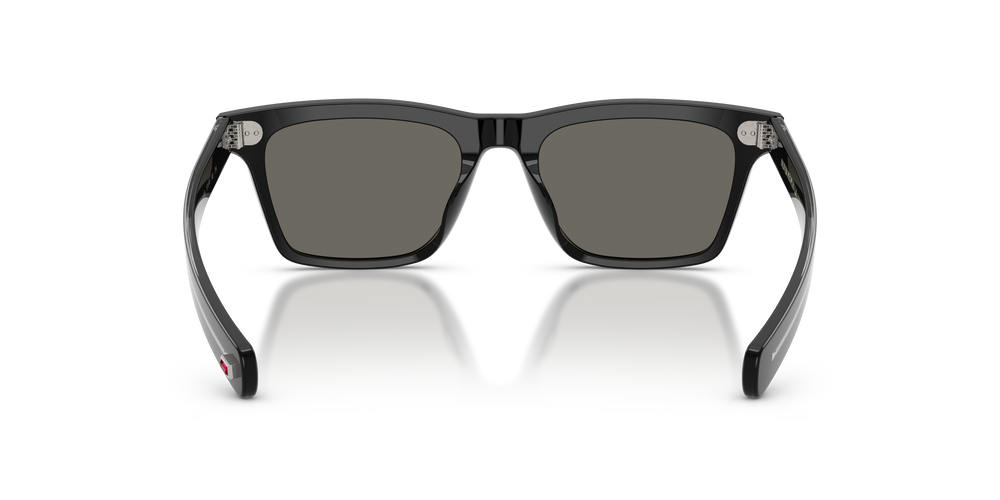 Sie Oliver Peoples M∆estro mit Schwarz mit Rubinrot Gestell und Grau Gläsern - Das Bild 5