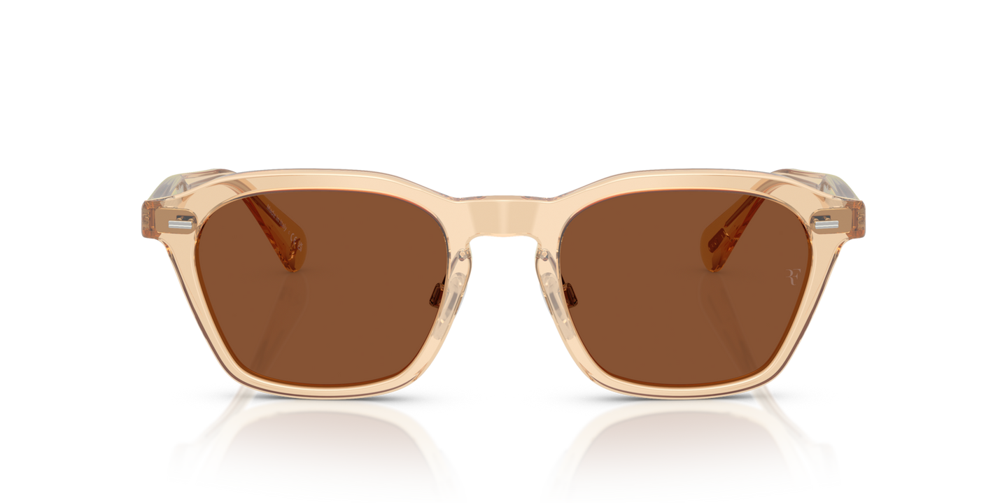 Oliver Peoples R-11 con montura Arena y lentes Naranja - Imagen Lentes de alto rendimiento