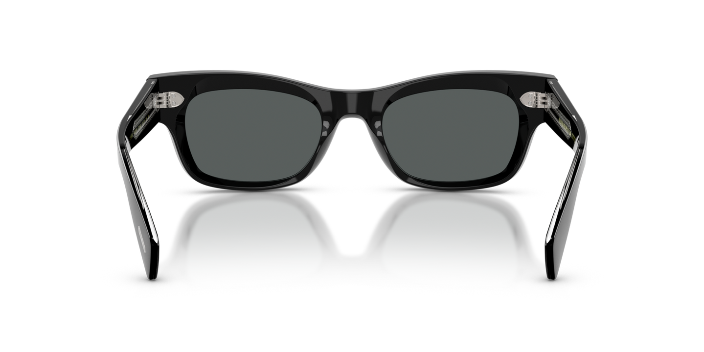 Oliver Peoples Sonia with Black frame and Grey lenses - Image Nosepads