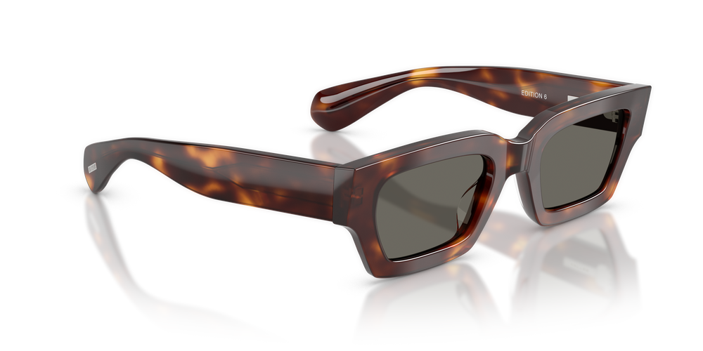 Oliver Peoples Edition 6 avec une monture Acajou foncé et des verres Gris - L'image 3