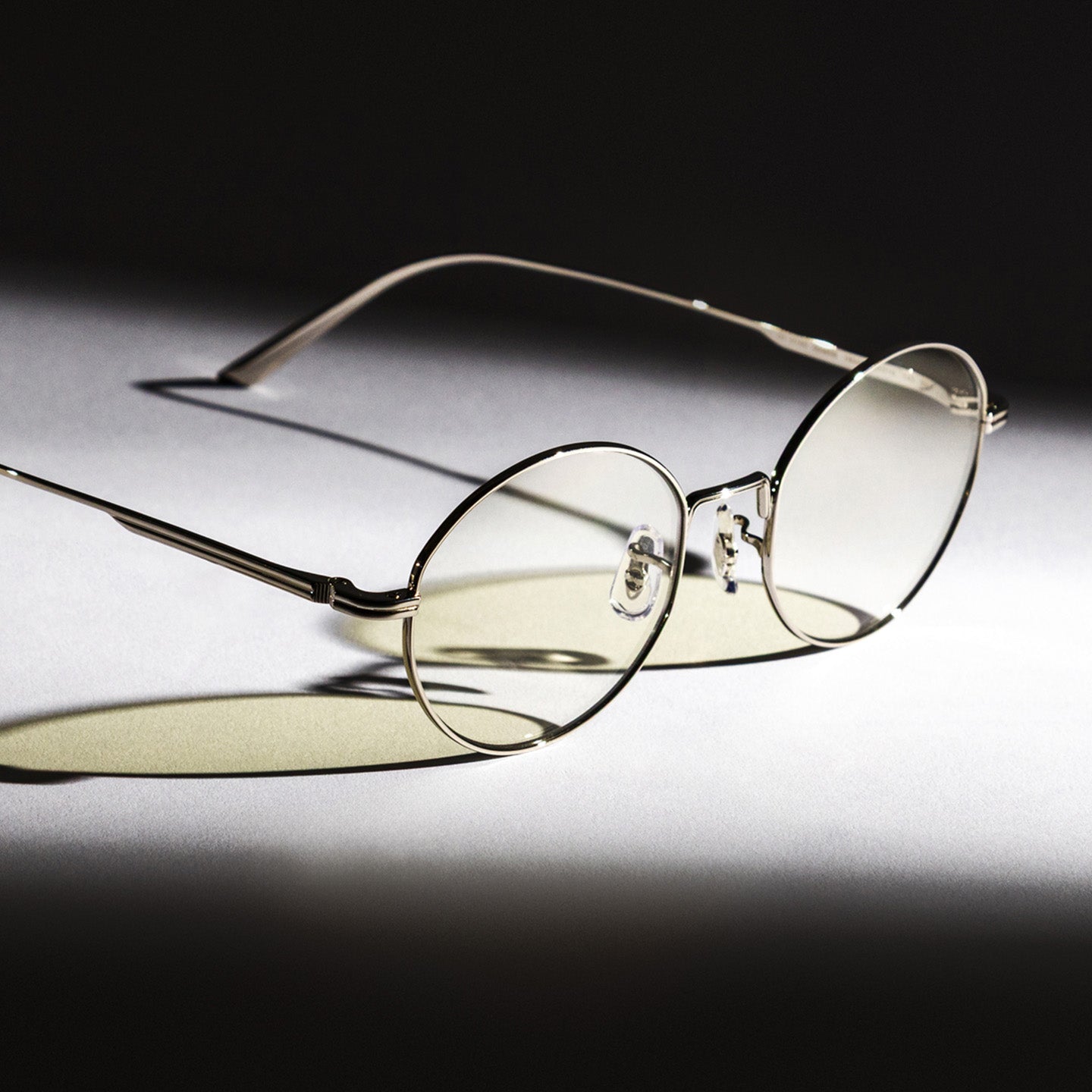 オリバーピープルズ公式オンラインストア | Oliver Peoples® 日本