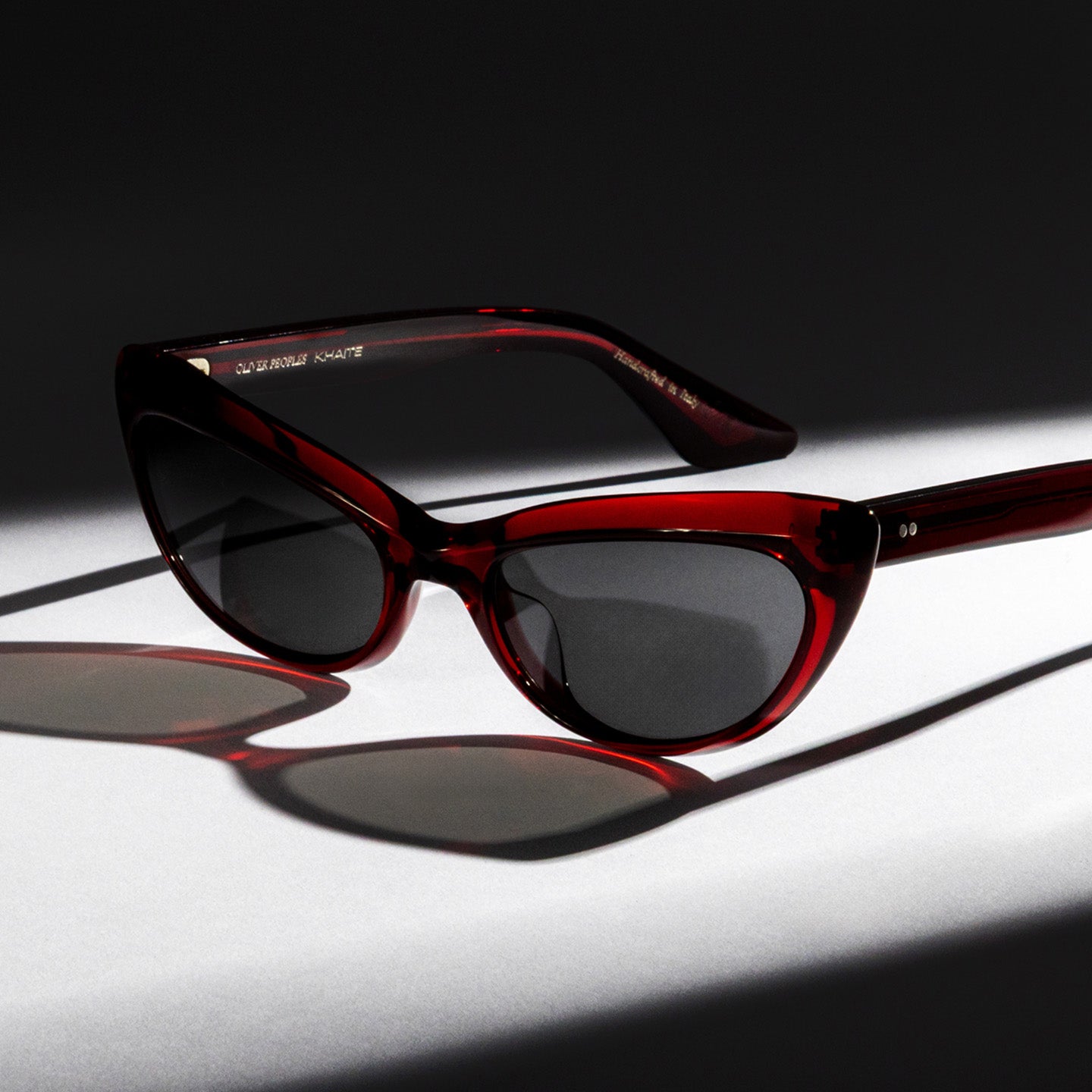 オリバーピープルズ公式オンラインストア | Oliver Peoples® 日本