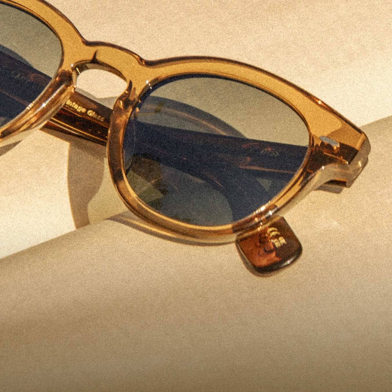 オリバーピープルズ公式オンラインストア | Oliver Peoples® 日本
