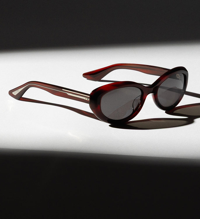 オリバーピープルズ公式オンラインストア | Oliver Peoples® 日本