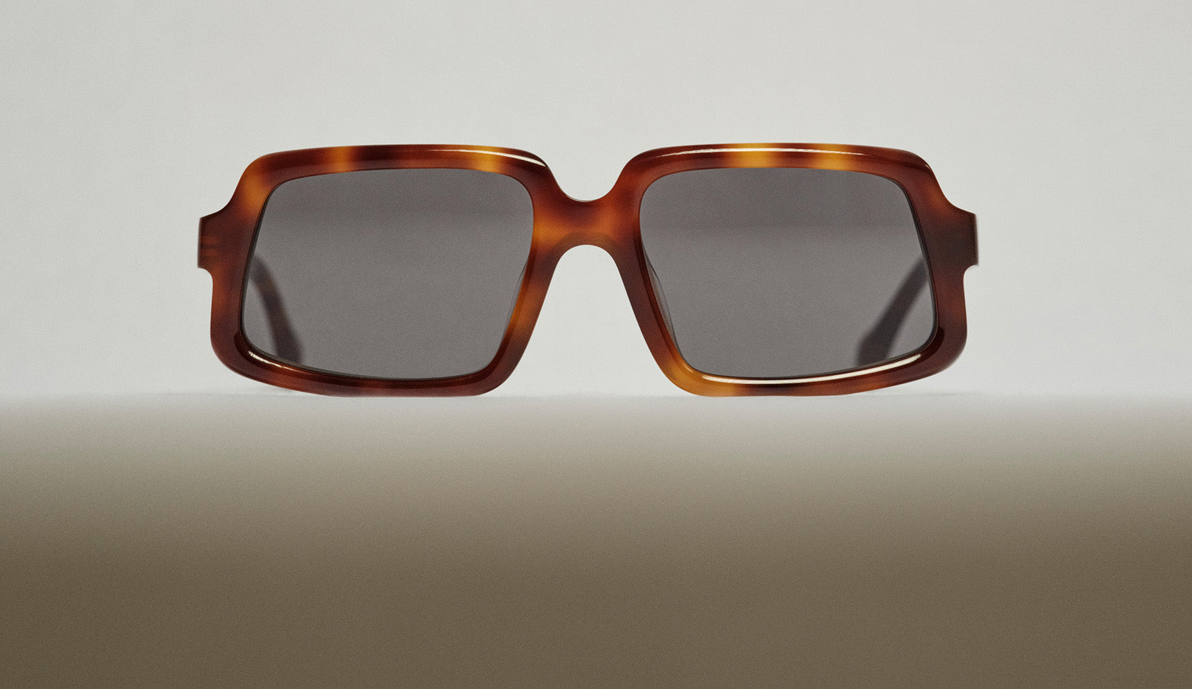 オリバーピープルズ 偏光レンズサングラス | Oliver Peoples® 日本