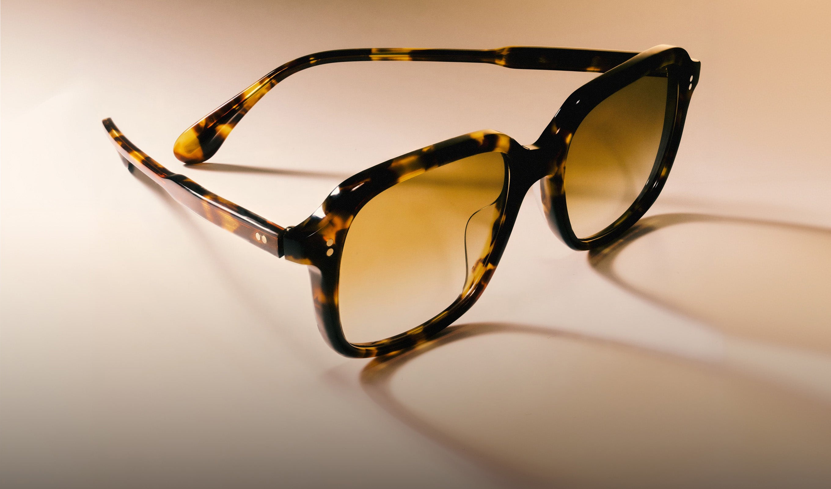 オリバーピープルズ公式オンラインストア | Oliver Peoples® 日本